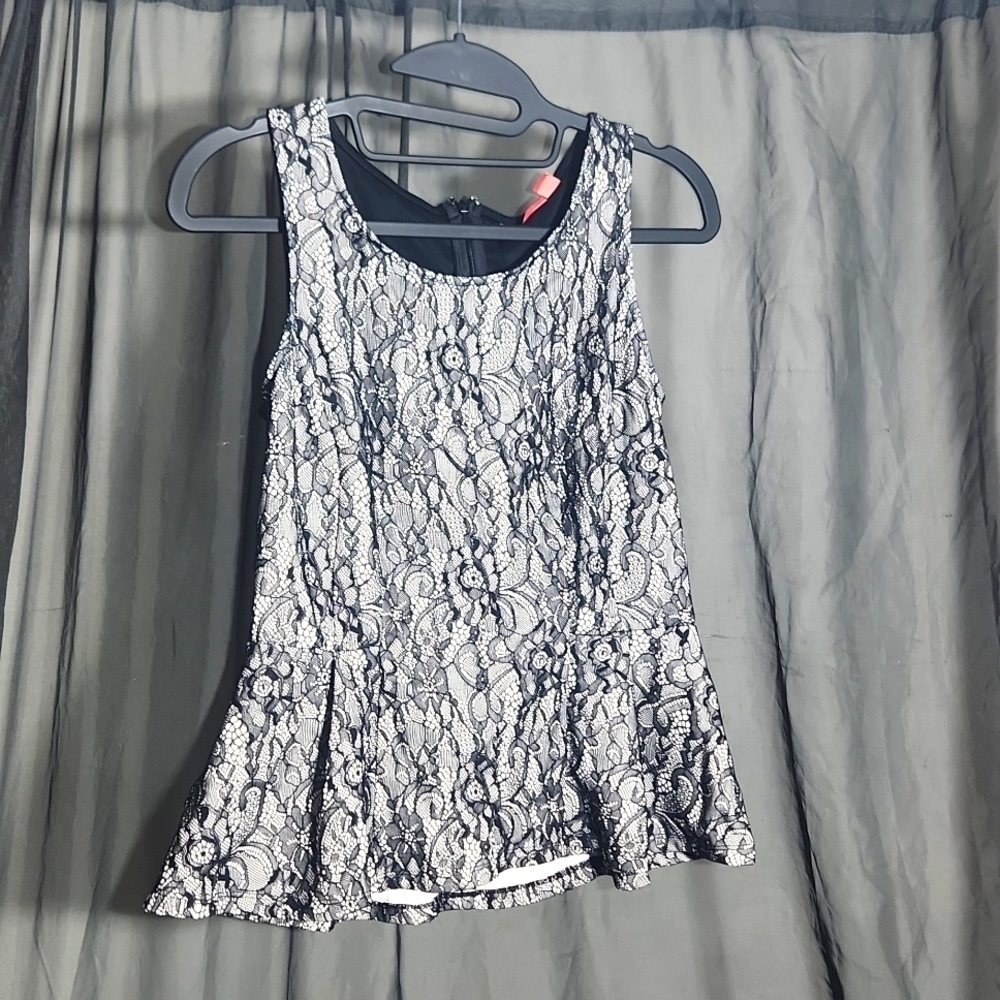 Elle Black Lace A Line Formal Top Small